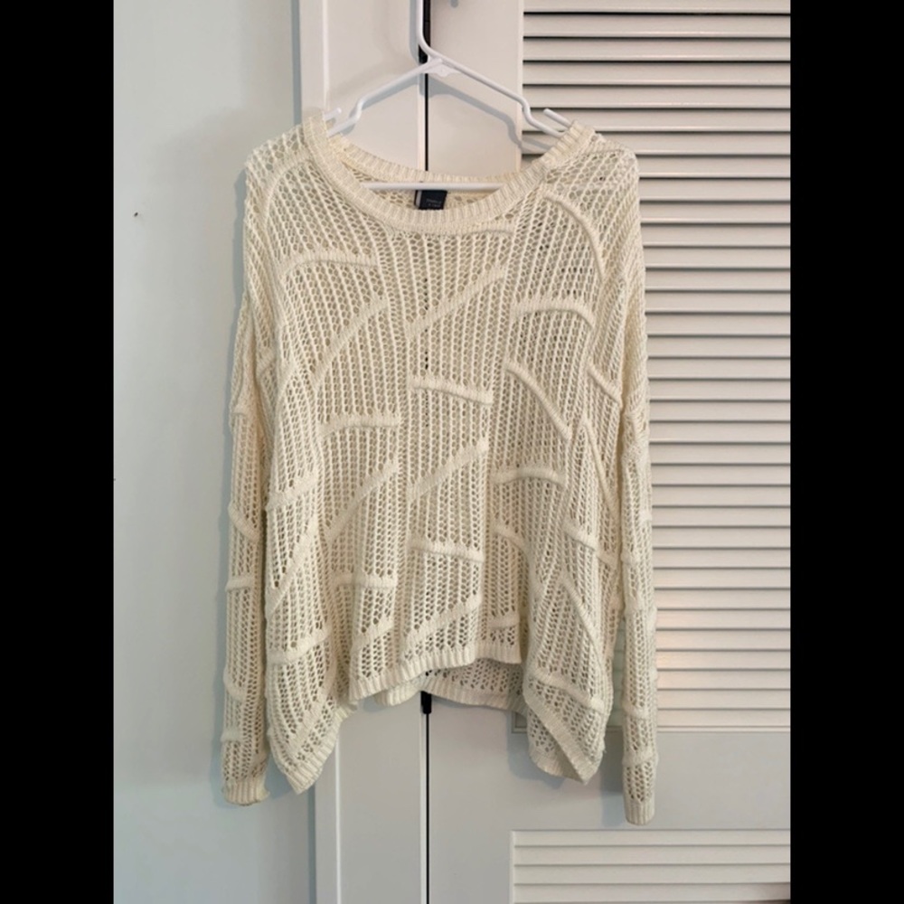 Off white knitted sweater